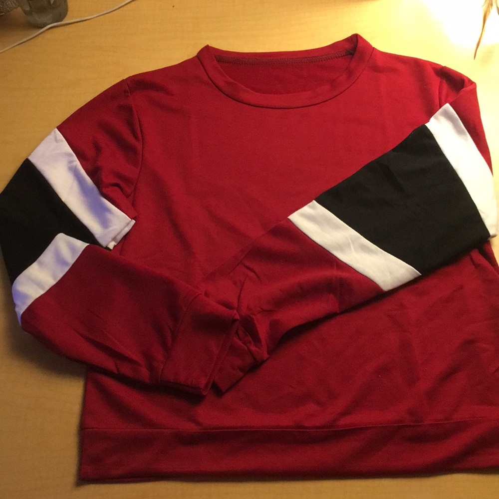 Cute Long-sleeve Color-Blocked Crop Top
